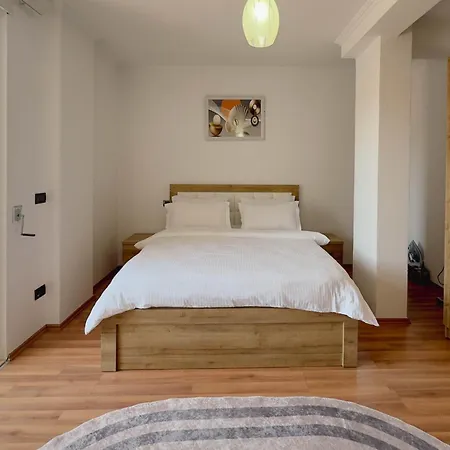 Whole Floor In Upscale Neighborhood *