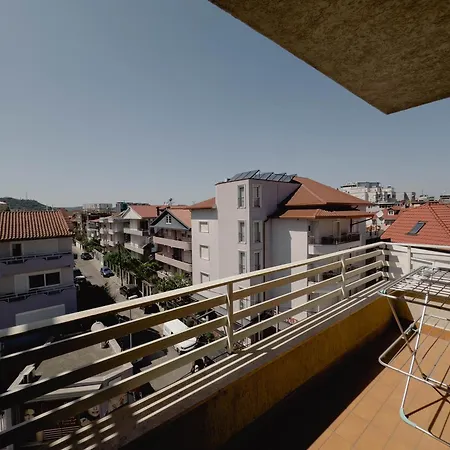 Whole Floor In Upscale Neighborhood Apartment